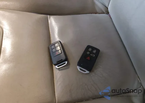 2015 Volvo Xc60 T6 из США, поврежденный, VIN YV4902RK7F2635377